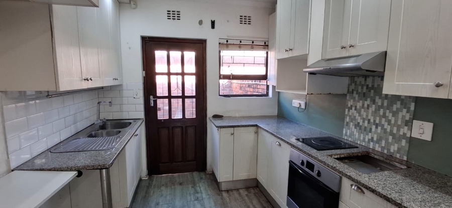 4 Bedroom Property for Sale in Nahoon Valley Park Eastern Cape
